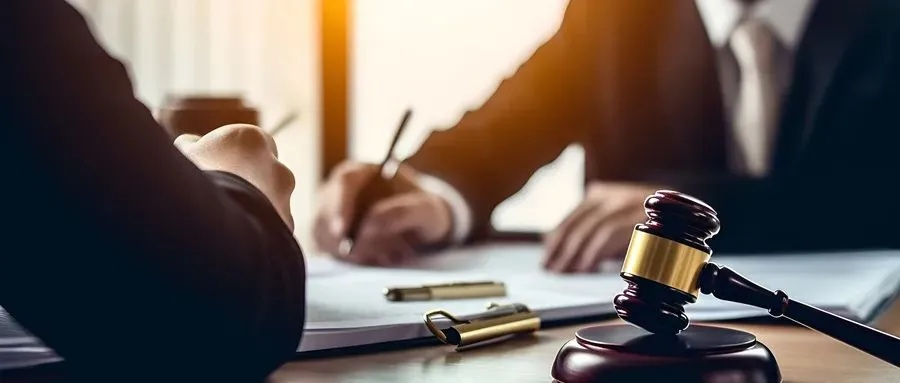 法律热点问题，挑战与机遇并存